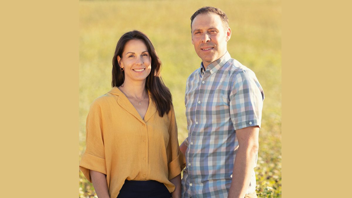 PMEdurable02's tweet photo. C’est avec leurs valeurs de développement durable et d'écoresponsabilité qu’Audrey Bouchard et Guillaume Dallaire dirigent la Ferme @Tournevent_fr, à Hébertville. 
Découvrez, dans cet article, leurs pratiques d'affaires écoresponsables inspirantes!
https://t.co/LmYLpFDT2U https://t.co/uNGxOY2kXR