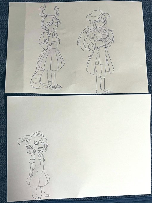 200いいね行きました記念に裏話。下書き時点で一枚の紙に3人描くつもりがやちさき描いたらスペースが無くなって饕餮だけ別の紙に描くことになってこんなことに。もちろん余白はまた別の絵を描くのに使いますヨ。 