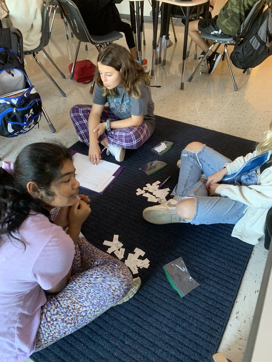 MsSchamus's tweet photo. Students are engaging with Word Study and growing through collaboration. @BAM_MS_Official https://t.co/jif2rvdmgR