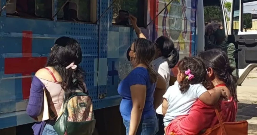 uptmaoficial's tweet photo. Como parte del compromiso de brindar bienestar social a los trabajadores de la Uptma y a la comunidad se realizó una jornada de venta de medicamentos en el edificio Florida de la institución. https://t.co/2DgkRChPT9