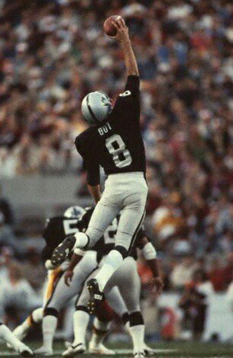 hollywuuud's tweet image. RIP Young man - forever a Raider
@Raiders  #rayguy