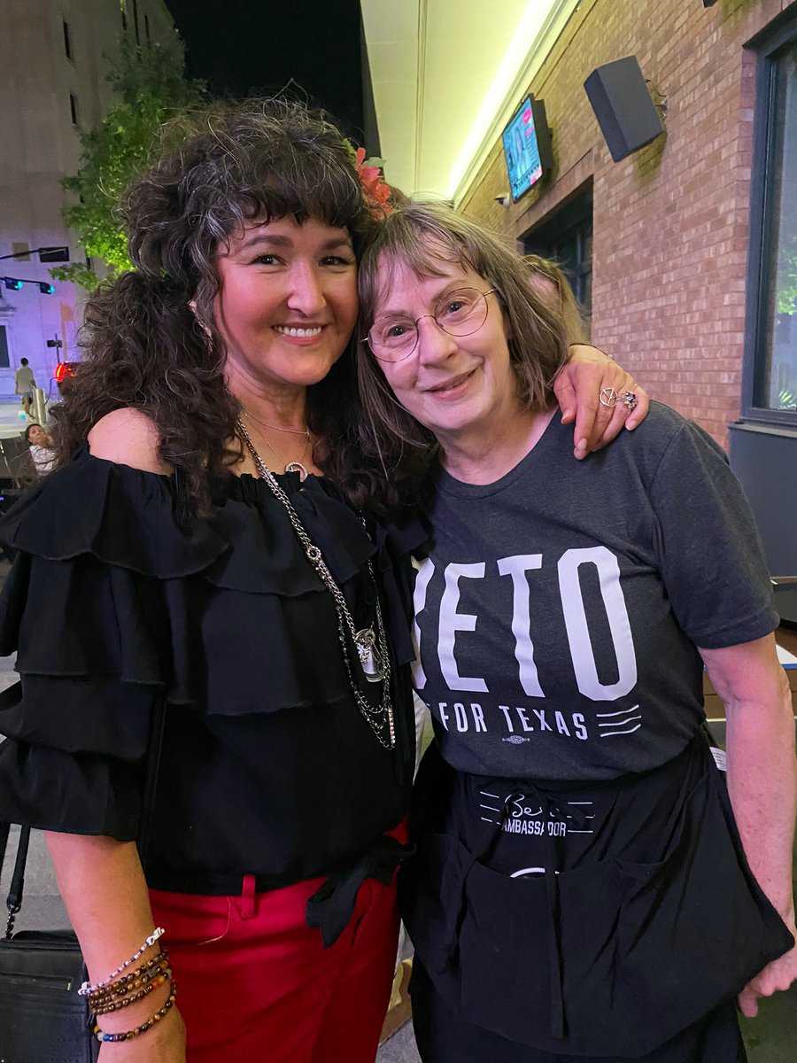 Happiest of Happy Birthdays, @Brendajurgens3!

Thank you for ALL you do, not just for #TeamBeto but for us in general. 

So poud to call you my friend. ❤️🎊

#BetoForGovernor2022 🗳