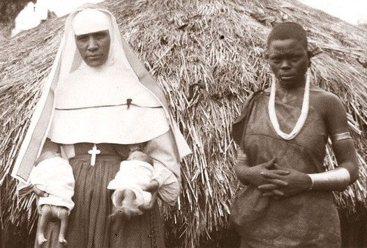 CauseSanti's tweet image. Maria Carola Cecchin fu tra le prime #Suore della sua Congregazione ad andare in #Africa per annunciare il #Vangelo. La sincera fede e la luminosa speranza per cui pregustava sulla terra la gioia dell’incontro con Cristo resero la sua vita esempio di virtù
bit.ly/3UiwwgZ