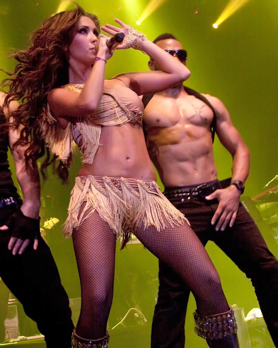 Anahi_SiempreTu's tweet photo. Gracias por tanto #MDWT ✨✨✨ 3.11.2009 @Anahi ❤️❤️❤️❤️ https://t.co/tFHRcYKztH