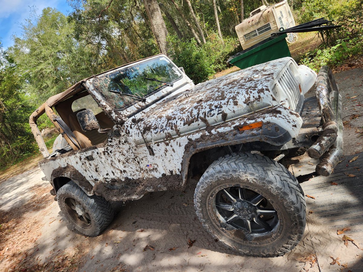 gentryj7575's tweet photo. @Jeep Sunday morning pic of Saturday nights fun😎✌🏻 https://t.co/vWgV9mywLr
