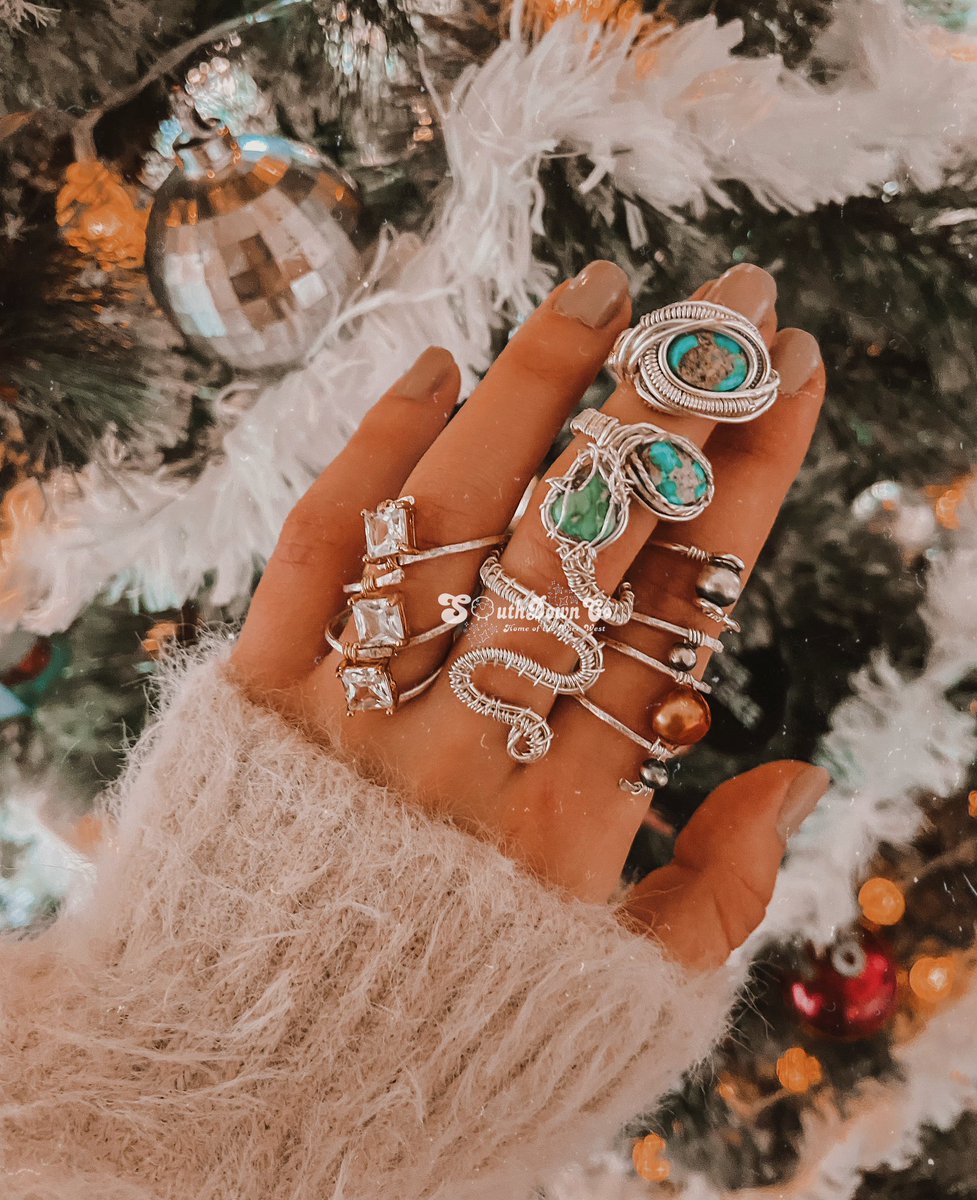 Rings for everyone✨
Holiday shop update THIS SATURDAY 9PM EST
