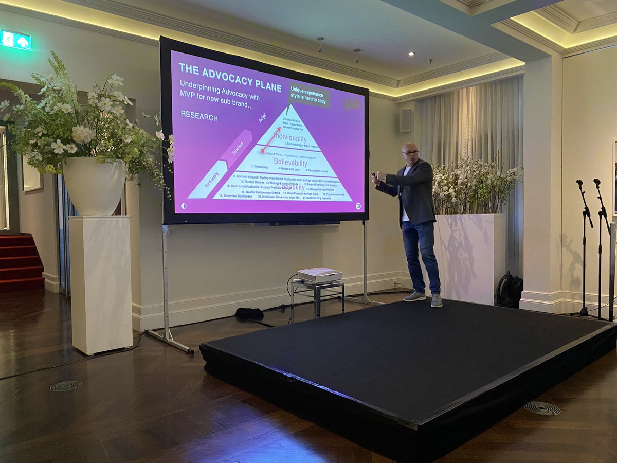 Charlie <a href="/we_are_Nomensa/">Nomensa</a> talking through the advocacy model and how to use it to build competitive advantage by defining and shaping a differentiated customer experience

#InteractAMS #Nomensa