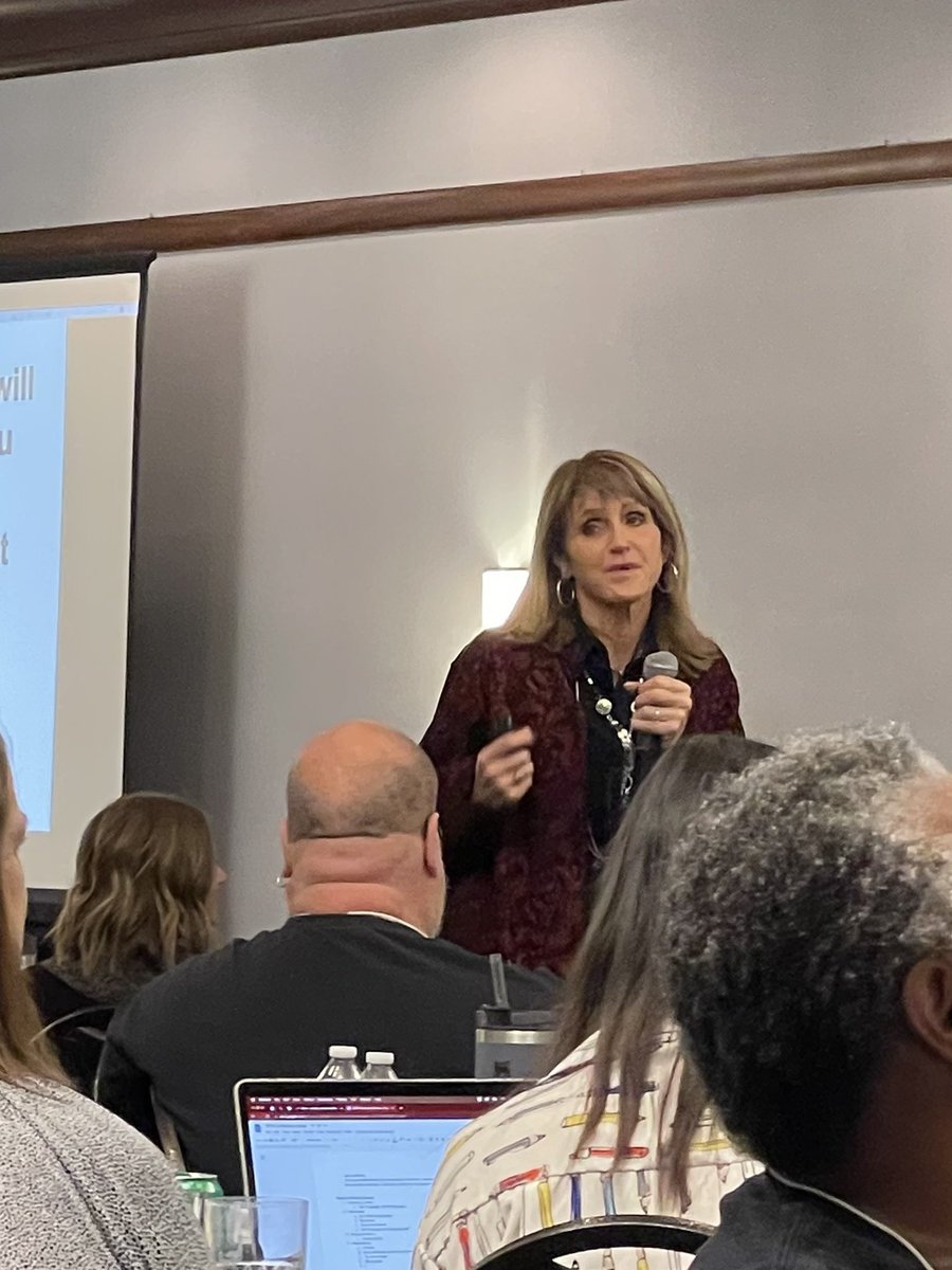 Sanders_SW's tweet photo. Great keynote by @juliacookonline! #joy #recharge #INSSWA https://t.co/zzze7awSG8