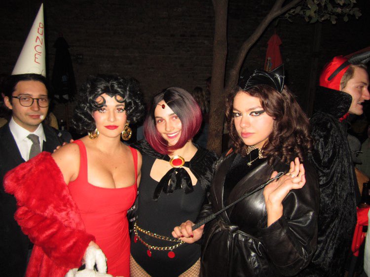 Disco__Tits's tweet photo. I survive year to year only to dress up for Halloween . https://t.co/11f29cQJR2