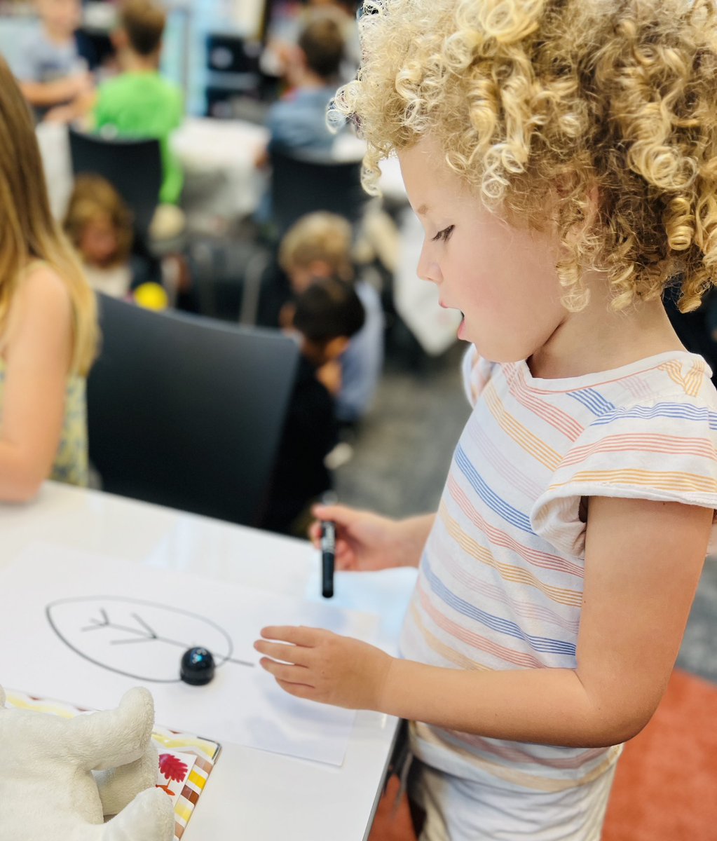 DS_EdTech's tweet photo. Love seeing kindergarten students in Mrs. Acker’s CL&I exploring and creating using digital tools. 😍 Today’s lesson and stations were all about the fall season! 🍁 @ChatterPixIt @Ozobot @MrsAckerFLI #iamdsisd #DSEdTech #InnovateDrip https://t.co/tVuVhjnW1p