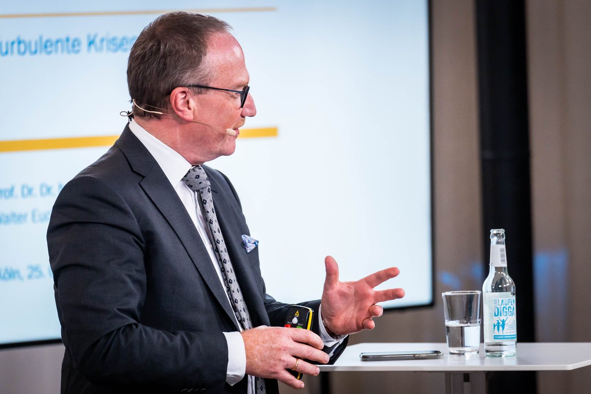 PortfolioConcep's tweet image. Erneut war Prof. Dr. Lars Feld zu Gast bei unserer Herbstveranstaltung und gab einen Ausblick für die globale Wirtschaft und die Kapitalmärkte.
Hie geht&apos;s zur Aufzeichnung des Impulsvortrags und der anschließenden Diskussionsrunde.
portfolio-concept.de/finanzkolumne-…
#aktien #inflation