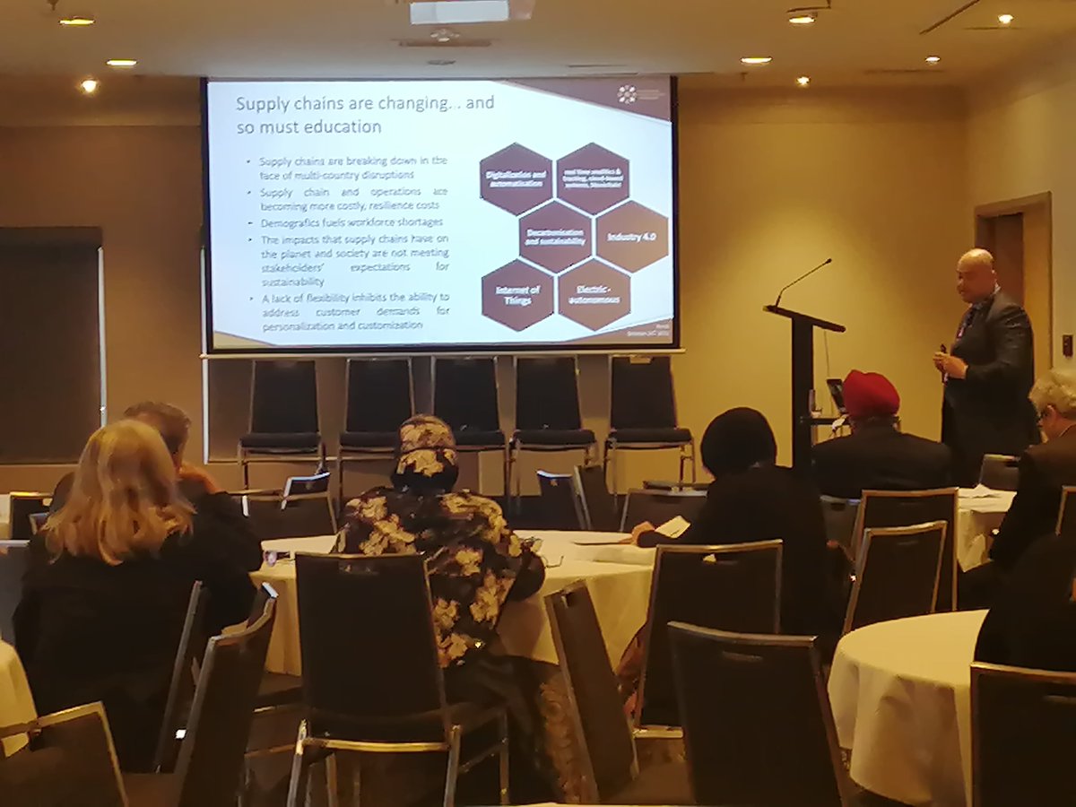 CILTA_AU's tweet photo. On day one, speakers of the CILT International Conference delivered valuable insights on maritime ports, Retail e-commerce, supply chain, road freight, training and education and sustainable mobility.
#cilta #ciltconference2022 #transport #logistics #ecommerce #supplychain https://t.co/OVnQFGQCs3