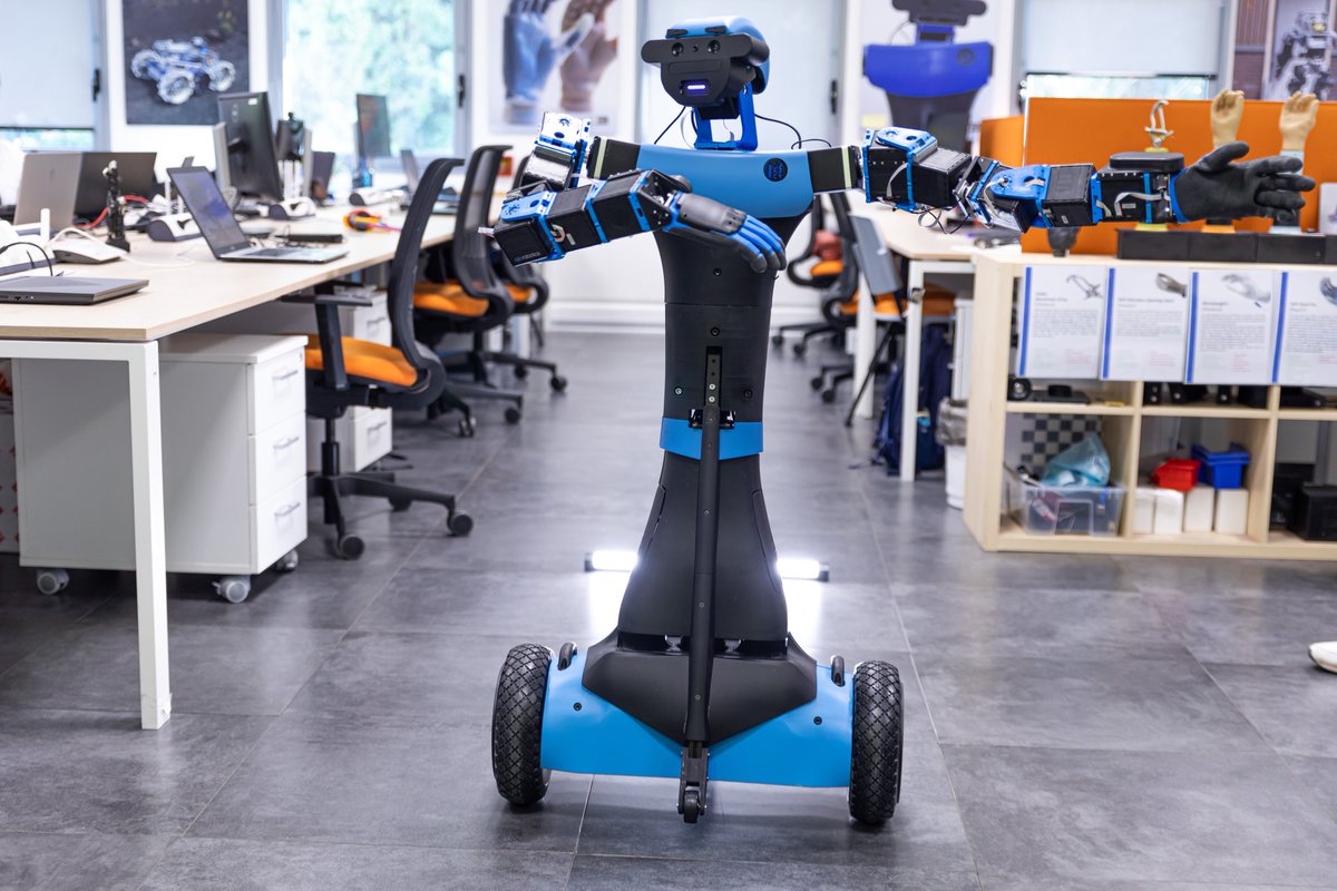 IITalk's tweet image. . 1 day to go to the #avatarxprizefinals, &quot;to transform and expand human presence through the use of #roboticavatars.&quot;

Both our teams are inside the Garage to get the last adjustments to pass the finals qualifications!!

BEST OF LUCK! 
@xprize @ami_iit @SofthandP