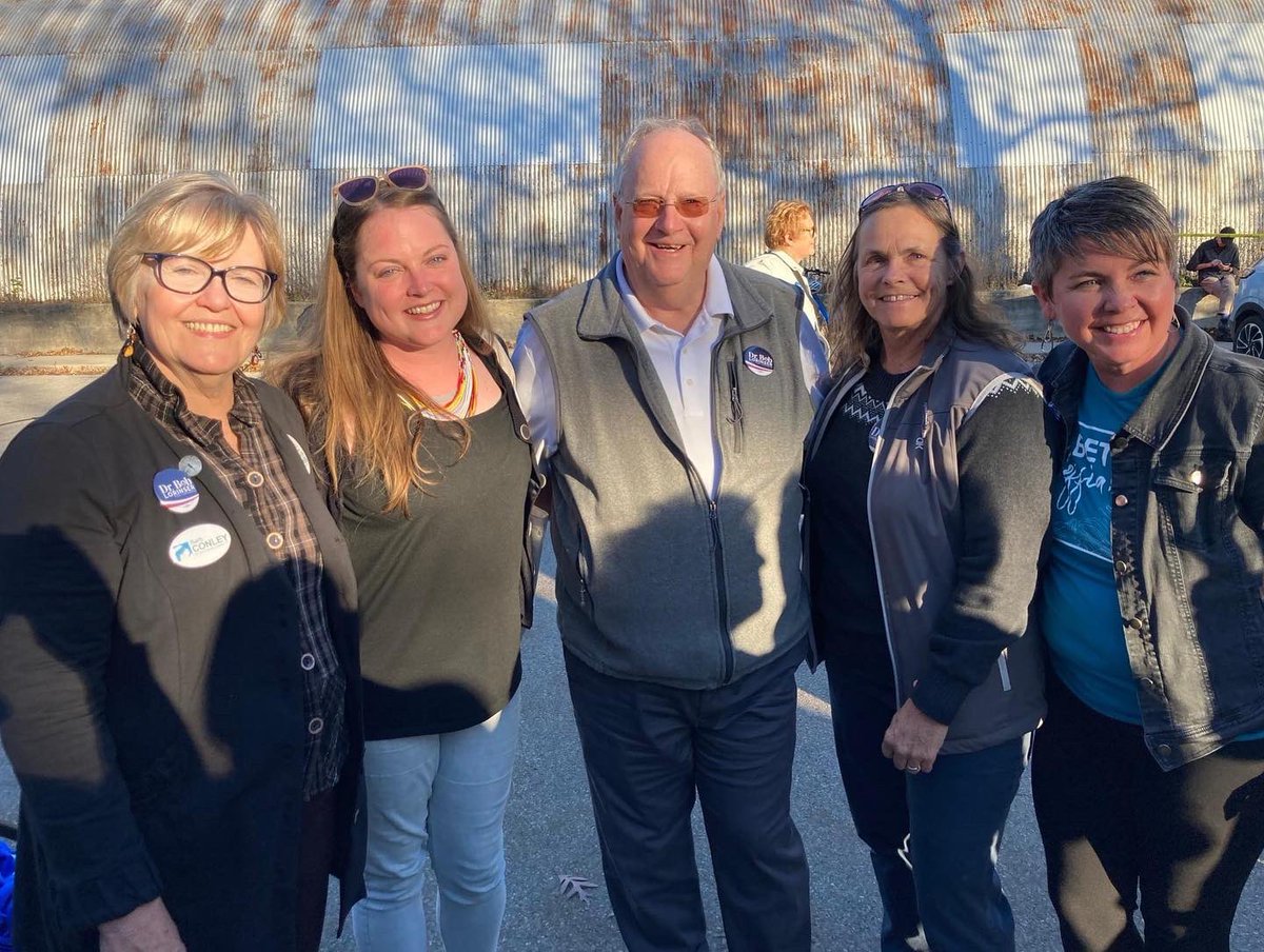 votebarbconley's tweet photo. It's the last week of the campaign! This week: canvassed Boyne City and Elk Rapids and will get out to Chippewa, Emmet, Charlevoix, Leelanau, Grand Traverse Counties and more! https://t.co/oY6OIhQvvi