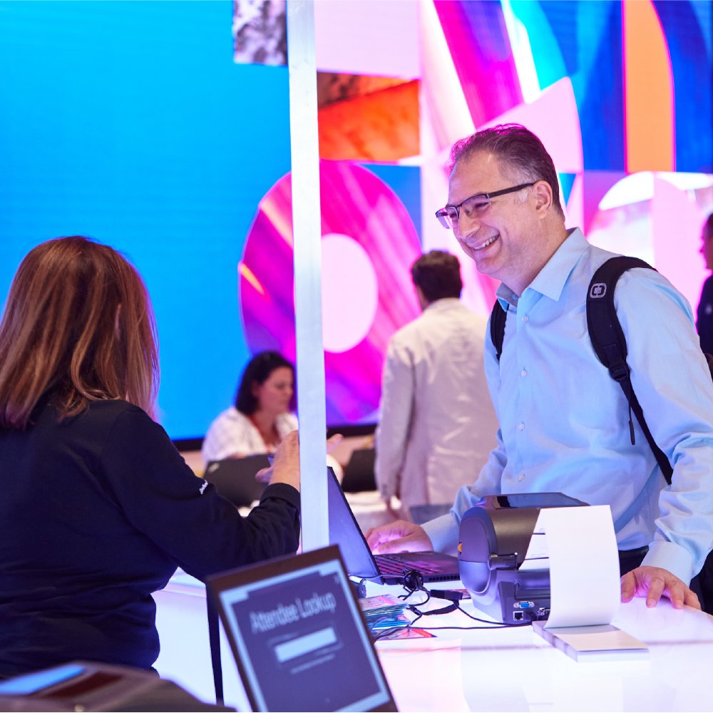 esg360's tweet photo. If first impressions are everything--and we know they are--then ensuring a smooth event registration experience is a no-brainer, right? Staff up that welcome desk with your best people and you'll be glad you did. 👋 #eventstrategy #eventsindustry https://t.co/0IwA2Y42AY