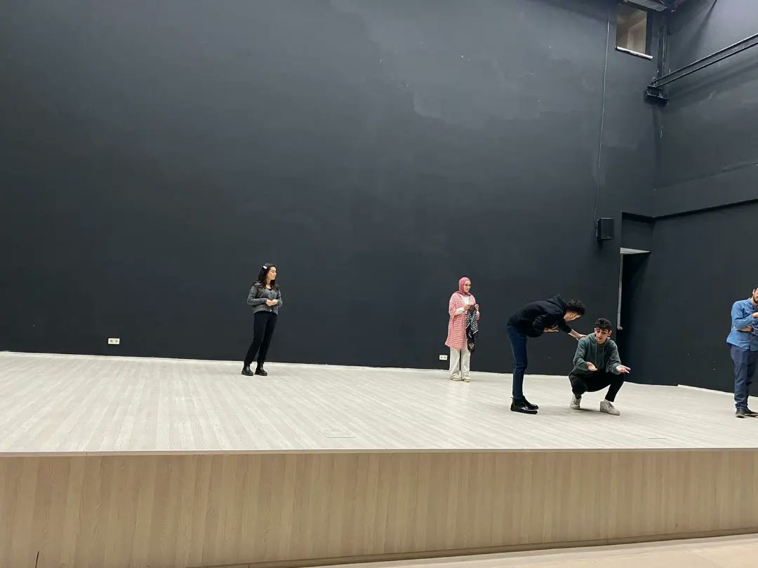 2 Kasım Çarşamba günü gerçekleştirdiğimiz Doğaçlama Atölyesinden kareler... Katılan Yütikseverlere teşekkür ederiz. 🎭

YÜTİK

Tutkuyla Tiyatro Yapıyoruz.

#yutik #tiyatro #yalovaüniversitesi