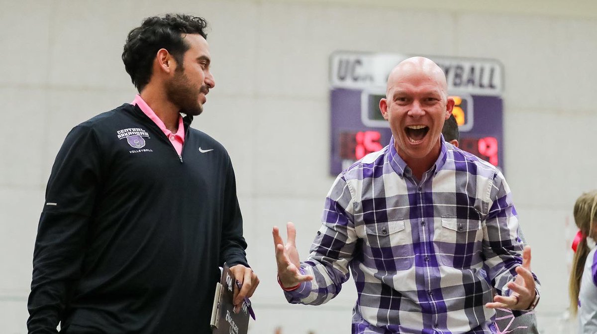 Two big games this weekend - Friday @ 6 PM &amp; Sunday @ 11 AM. 

Bring ALLLLLLLL the energy! 

#BearClawsUp x #SugaSuga