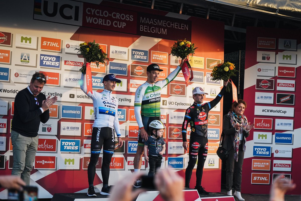 MET HELMETS tweet media