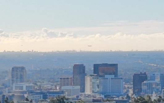 It's so clear and clean outside in Los Angeles right now I can see Long Beach!

Beautiful #LA