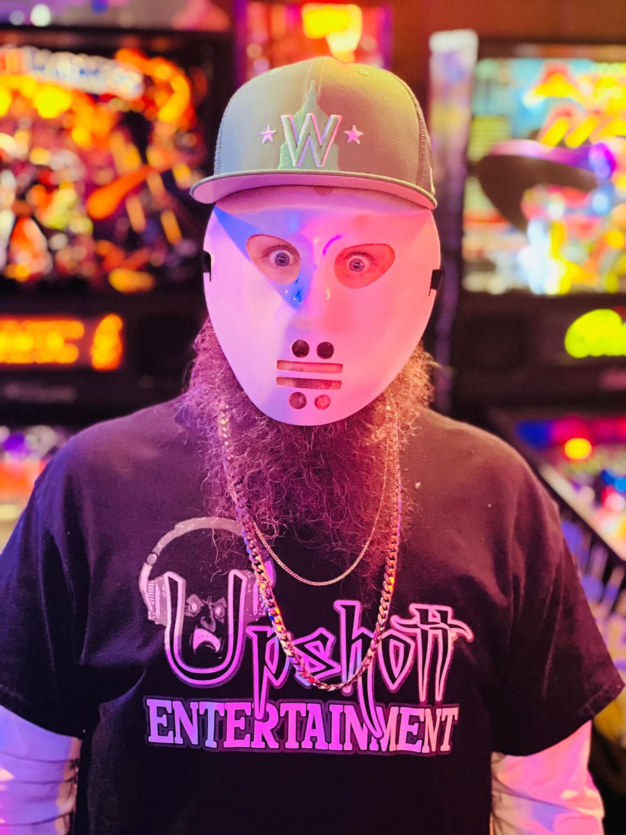 WhittUpShott's tweet photo. Who You Wanna Be Like... #BeYourself #WhittAndrew #IndianaHipHop #BeAWhittness #WhoUpShottYa @UpShottHipHop #StayElevated #LiftedAboveTheRest #PutItInTheAir #NewSongEveryMonth #SoundCloud #November #Production #ChxseBank #TimeoutInn #Pinball #Halloween #MaskUp #PhotosByAlexis https://t.co/9ALvgAm2if