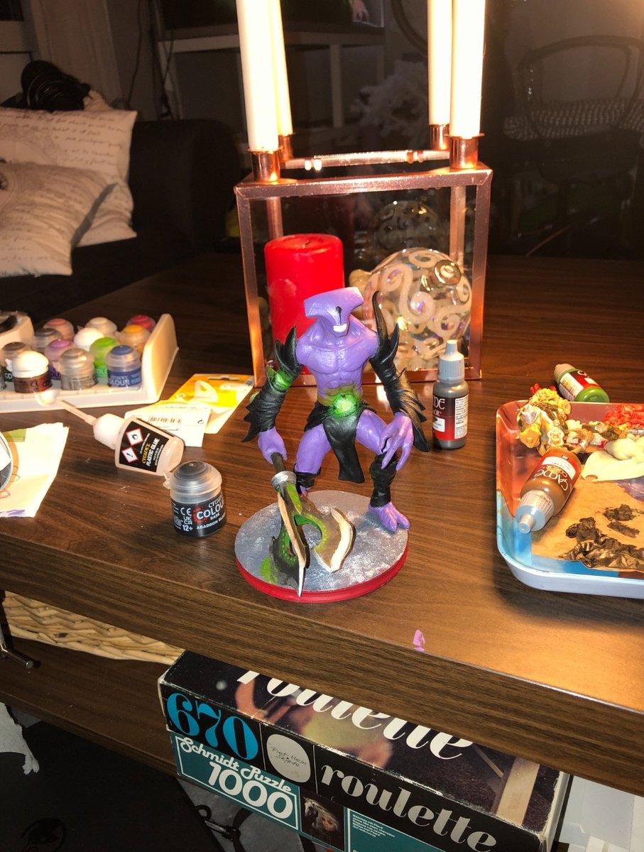 HogeGaming's tweet photo. A friend of mine printed Void and painted him, looks awesome! Gotta get a 3d printer myself 😎🤙🔥🔥🔥🏅🏅🏅🏅
@DOTA2 @dota2reddit @reconlion1 @iamGNEBEN @drayswe @Steam
#dota2 #facelessvoid #3Dprinting #gaming #dota2 #moba https://t.co/45g6QJxCq1