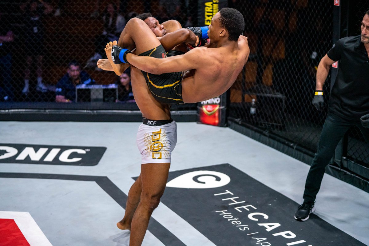 EFCworldwide's tweet photo. ‘THE HUNTER’ has arrived in EFC.
Debuts don’t get much better than that as David Mambo picks up with win with a HUGE slam!
#EFC99 https://t.co/HCwLfL1bpW