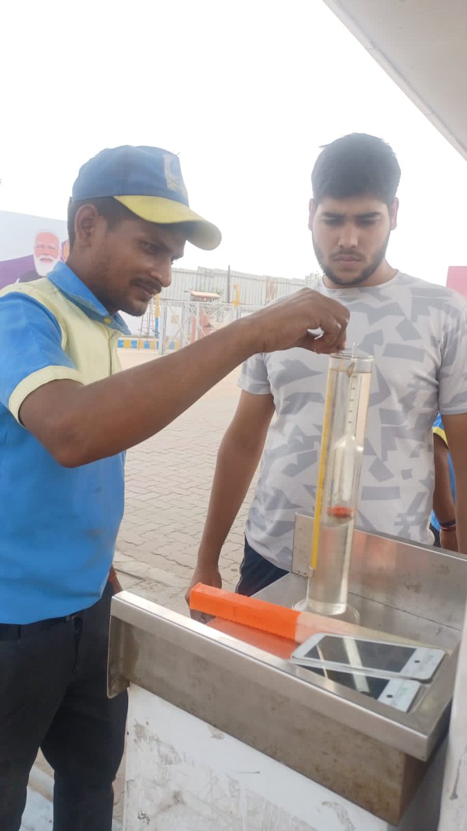 To mark #VigilanceAwarenessWeek our ROs in Delhi conducted Quality and Quantity checking for customers to build trust and confidence in our brand #PureForSure #VAW22BPCL #VAW2022
@CVOBPCL
@CVCIndia
@BPCLimited 
@BPCLRetail 
@MIHIRJOSHI1972 
@shivaji071084