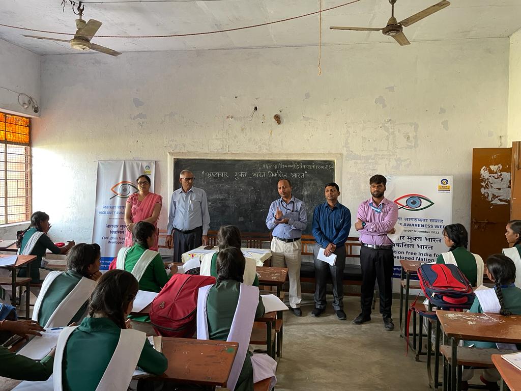 Vigilance Awareness Week (VAW) 2022 is being celebrated in an enthusiastic manner across Sultanpur LPG Territory. Pledge and essay competition at government inter college Amethi done during VAW 2022 #VAW2022 #VigilanceAwarenessWeek2022 <a href="/CVOBPCL/">CVO BPCL</a> <a href="/CVCIndia/">CVC, Govt. of India</a> <a href="/BPCLimited/">Bharat Petroleum</a> <a href="/ashutoshbpcl/">Ashutosh BPCL</a>