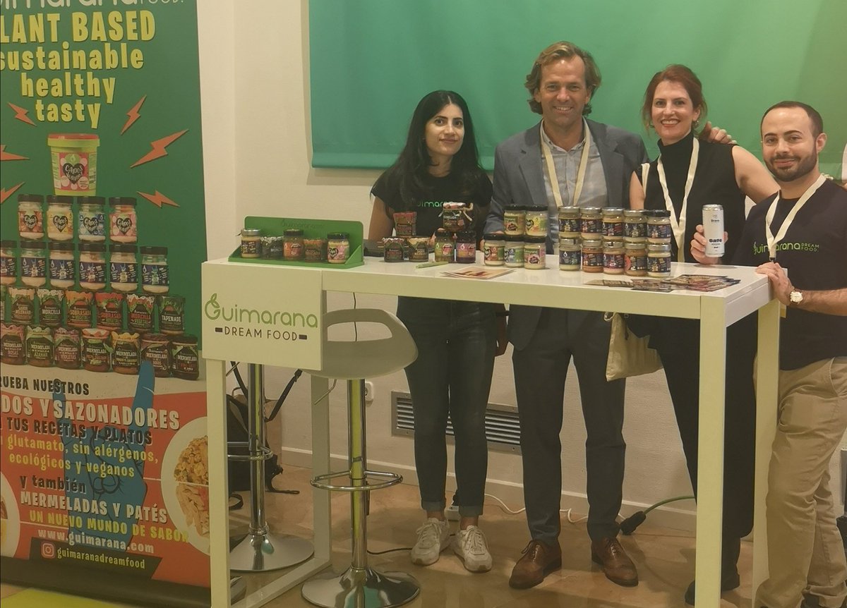 Álvaro Armada (@armadaalvaro) on Twitter photo Con <a href="/SonsofaBit_es/">Sons of a Bit España</a> <a href="/MyConnectif/">Connectif</a> <a href="/Guimarana1/">Guimarana Dream Food</a> y <a href="/Bravakombucha/">Brava kombucha</a>, cuatro buenos ejemplos del gran nivel de startups que encontramos hoy en el foro de inversores #WaykUp #WaykUpMurcia
<a href="/infoRMurcia/">Instituto de Fomento</a> Con <a href="/SonsofaBit_es/">Sons of a Bit España</a> <a href="/MyConnectif/">Connectif</a> <a href="/Guimarana1/">Guimarana Dream Food</a> y <a href="/Bravakombucha/">Brava kombucha</a>, cuatro buenos ejemplos del gran nivel de startups que encontramos hoy en el foro de inversores #WaykUp #WaykUpMurcia
<a href="/infoRMurcia/">Instituto de Fomento</a>