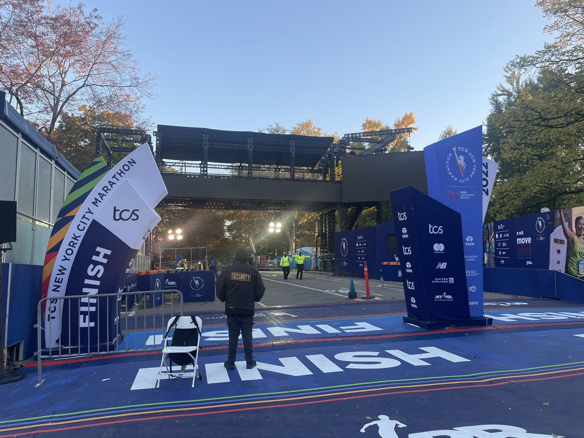 irialagaron's tweet photo. Entrenamiento por la zona de meta ✅ 

Dorsal ✅   

#RunIriaRun #TCSNYCMarathon https://t.co/kPfYSwybnu