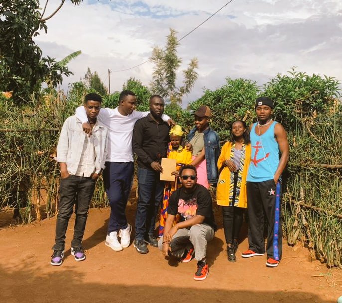 ClaudeKarangwa's tweet photo. Twasuye tunaha inkunga yabashijwe gukusanywa ya Mukanemeye Madeleine ❤️Imana ihe umigisha Buriwese wagize icyo akora kugirango bibashe kugerwaho 🙏🏾 https://t.co/P4DtrYoNHi