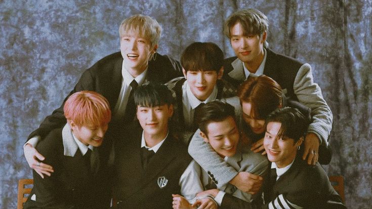 missblueberrrry's tweet photo. [ Day 12💙 ] We can do this, atiny fighting!! 

i vote for #ateez for World Wide Fans Choice #MAMAVOTE 

pls help rt and drop yours too ♡♡ https://t.co/qsOIGnMH2F