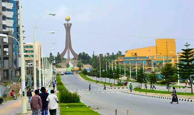 የትግራይ ህዝብ በእንባ እየተራጨ ነው!
በተለያዩ የትግራይ ከተሞች የሚገኙ የትግራይ ተወላጆች በመንግስትና በህወሓት መካከል የተደረገው የሰላም ስምምነትን ተከትሎ "ፈጣሪ ፀሎታችንን ሰማን" በማለት የደስታ እንባ እየተራጩ እንደሆነ ለማወቅ ተችሏል።