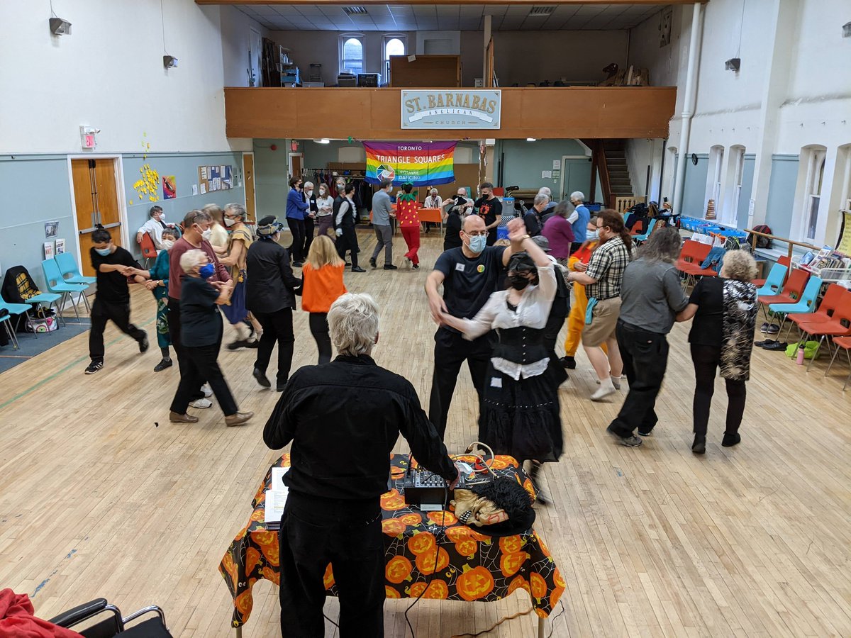 TriangleSquares's tweet image. pics from our recent Halloween dance. Dave Hutchinson was lots of fun, as usual. Great to see many of our newest SSD dancers coming out, and lots of creative costumes.