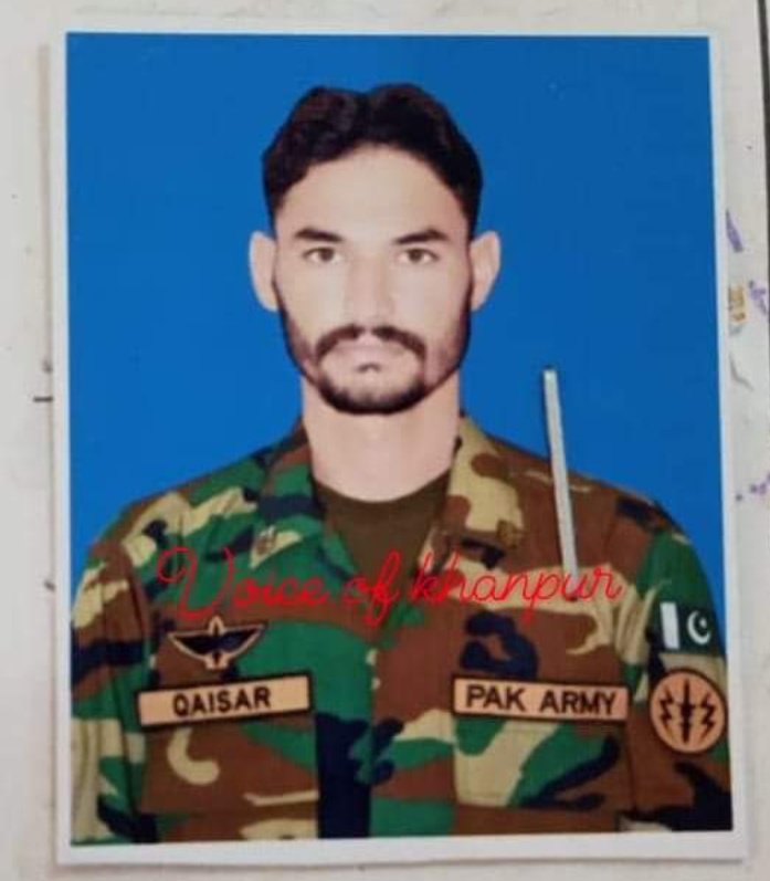 Pakistan__Force's tweet photo. گزشتہ روز بلوچستان میں باغیوں کے ساتھ جھڑپ میں 04 ایس ایس جی کمانڈوز شہید، محمد قیصر عباسی، بنگش اور عنایت، پاک فوج کے سپاہی عطا اللہ بابر بھی شہید ہوئے تھے۔
 #Balochistan #PakistanArmy #SSG_CommandoShaheed https://t.co/0TB6oljE4Z