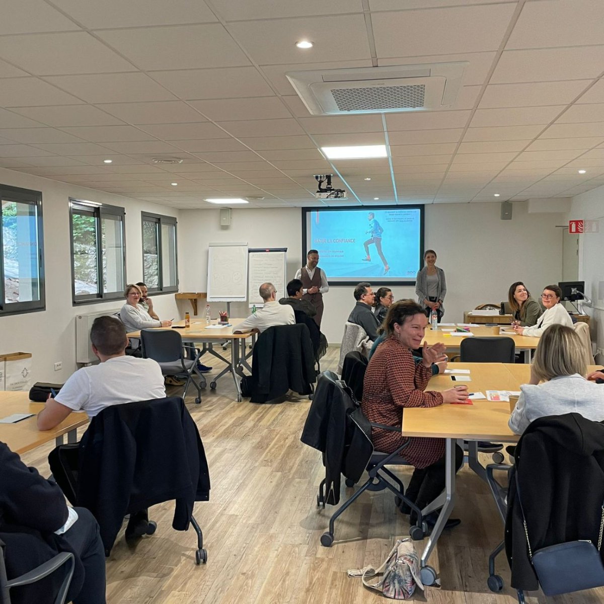 BDOFrance's tweet photo. [🎓 #BACKTOSCHOOLS] C'est la suite des schools avec cette édition dédiée aux responsables de mission expertise-comptable 💡

🗓 3 jours de formation #softskills au @chateauform berges de seine

Un grand merci à tous les participants et intervenants pour leur implication 🙌 https://t.co/H2GIBr2VXq