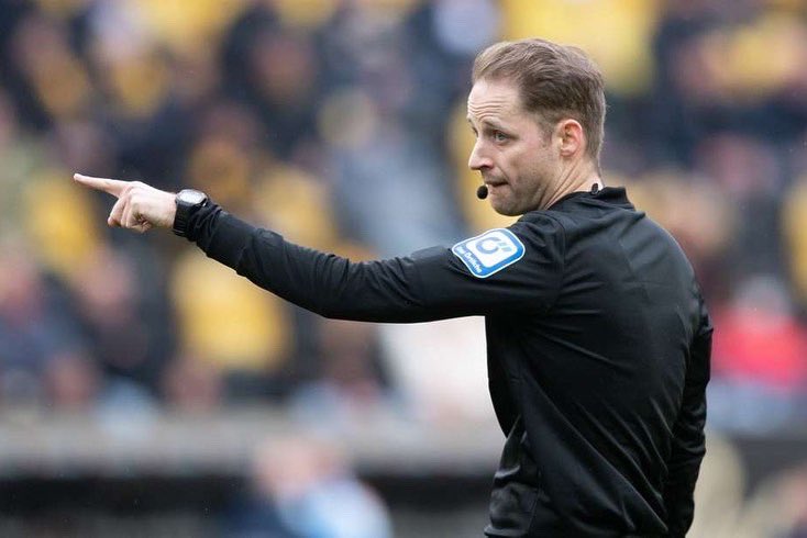 SrAnsetzungen's tweet photo. 3. Liga, 15. Spieltag 

SV Elversberg - Borussia Dortmund II (Samstag, 14 Uhr)

🙎🏼‍♂️: Dr. Martin Thomsen 
🚩: Dominik Jolk
🚩: Tim Waldinger

#Thomsen #SVEBVB #3Liga https://t.co/t9SRBxVHc0