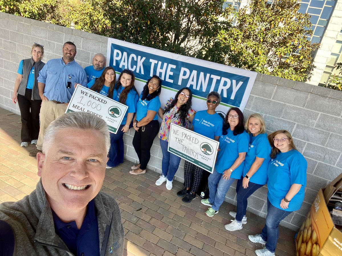 DE_RyanMosier's tweet photo. That’s a wrap! 1000 holiday meal boxes packed and ready for folks in need. Thank you, Florence! So much fine for such a great cause. @ErinnPRowe &amp; the @HarvestHopeFB team are amazing - Thanks for letting @DukeEnergy help #packthepantry with so many of our Florence friends. https://t.co/EkwlTKMJ8t