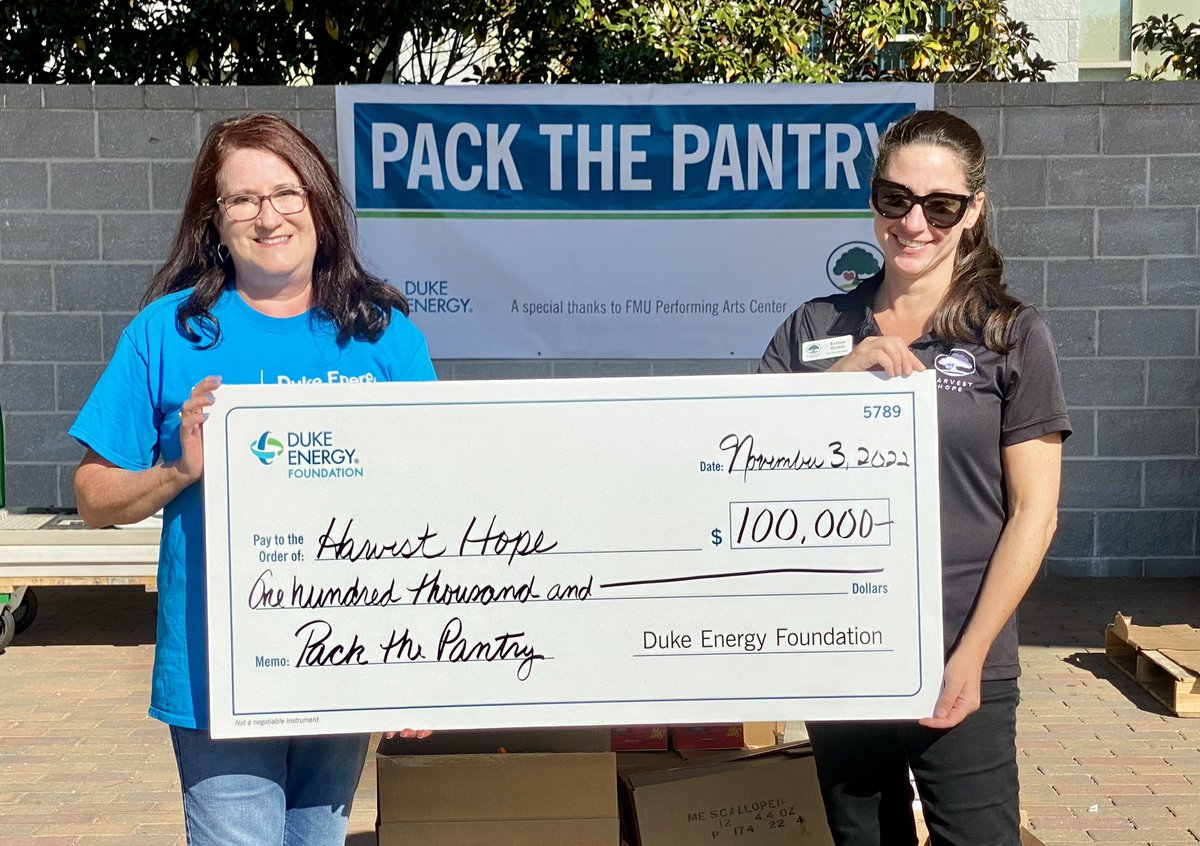 DE_RyanMosier's tweet photo. That’s a wrap! 1000 holiday meal boxes packed and ready for folks in need. Thank you, Florence! So much fine for such a great cause. @ErinnPRowe &amp; the @HarvestHopeFB team are amazing - Thanks for letting @DukeEnergy help #packthepantry with so many of our Florence friends. https://t.co/EkwlTKMJ8t