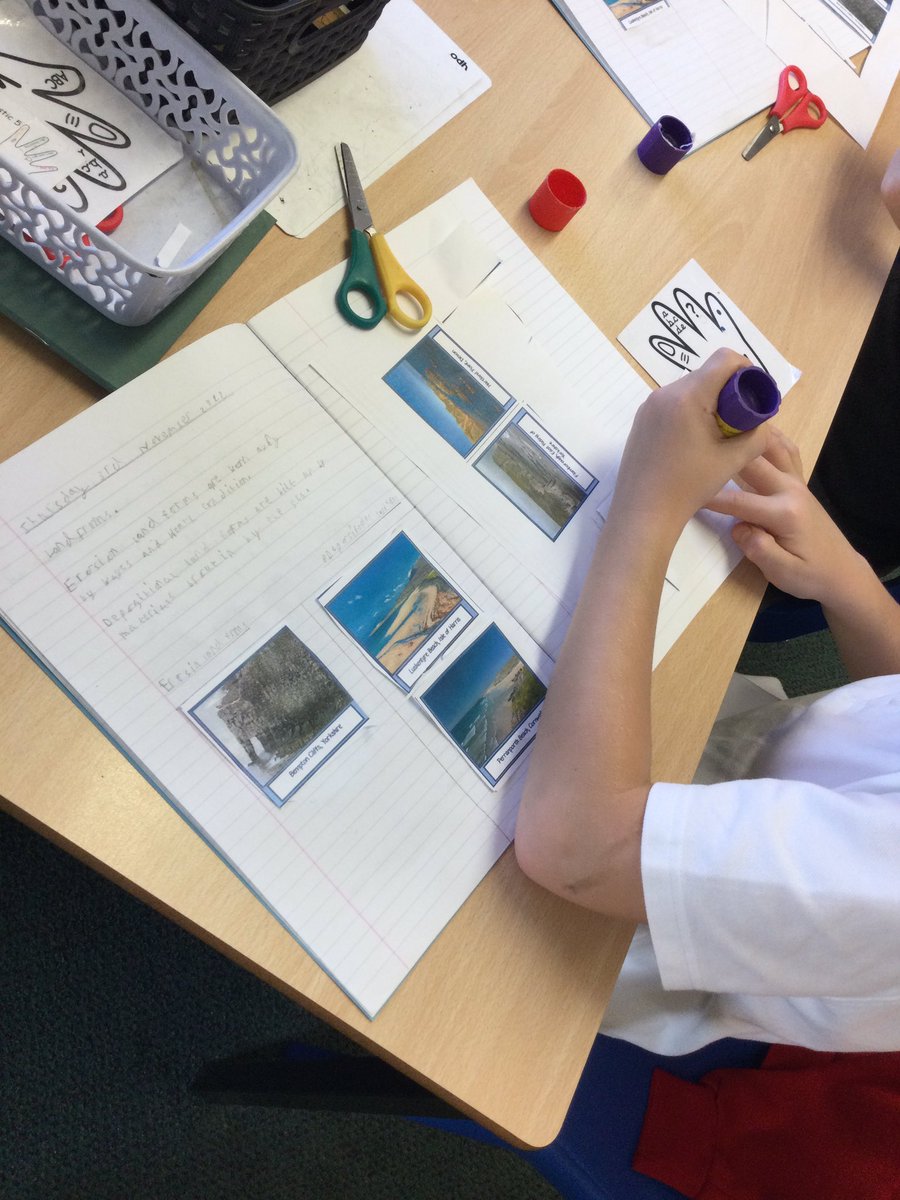 MD_Class3's tweet photo. Erosion or depositional landform? 🤔 
@MD_Class3 were looking at how these landforms are made the difference between them 👍🏻 🌊 
@MillDamSchool #mdgeography https://t.co/PA6Jx5CkEx