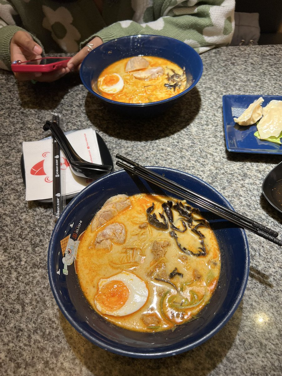 wachaan's tweet photo. Ramen date https://t.co/PWnCQQetr7