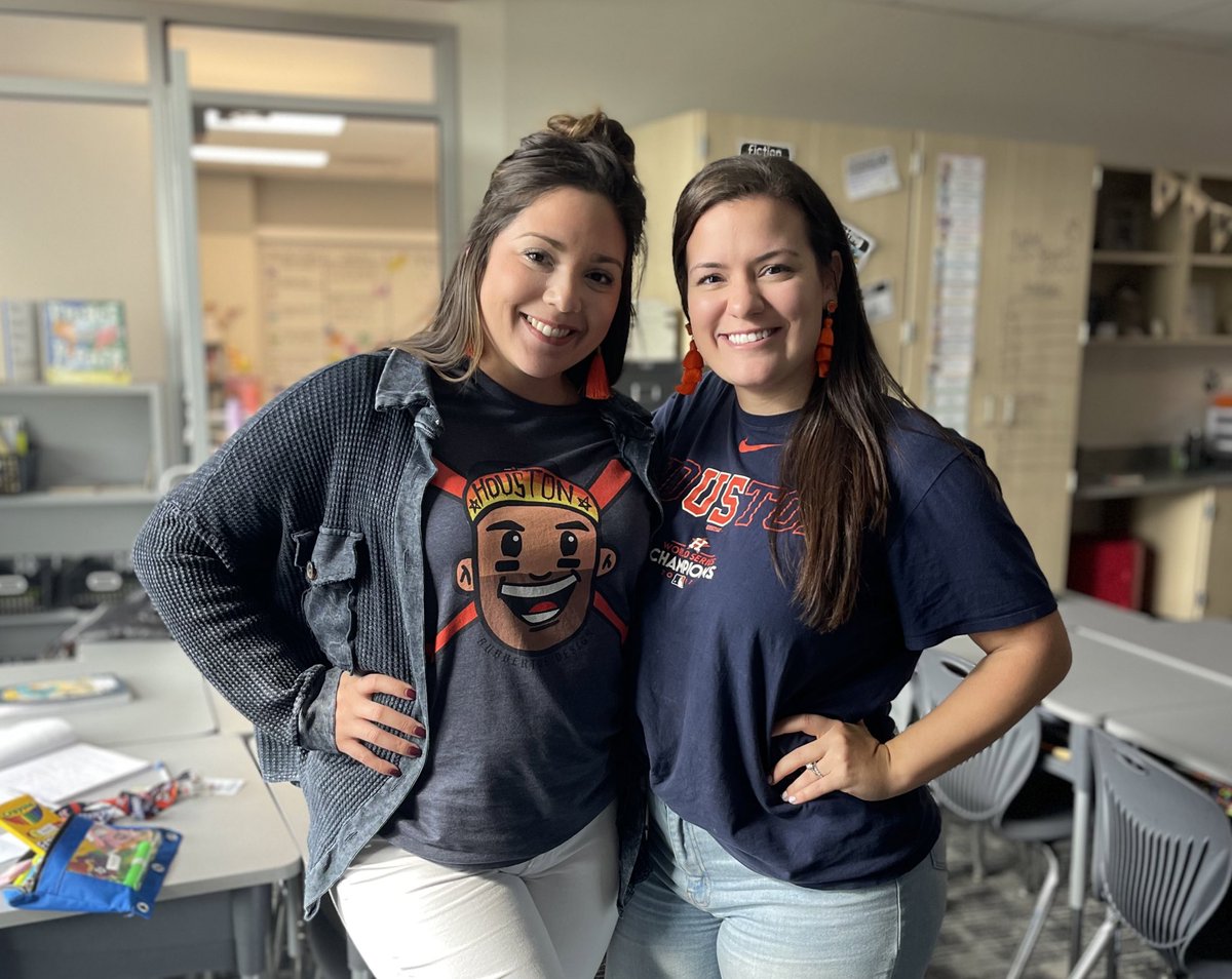 MrsBarosClass's tweet photo. Astros day twinning with @MsSuarezClass 🧡⚾️ https://t.co/QMaUv3T5yC