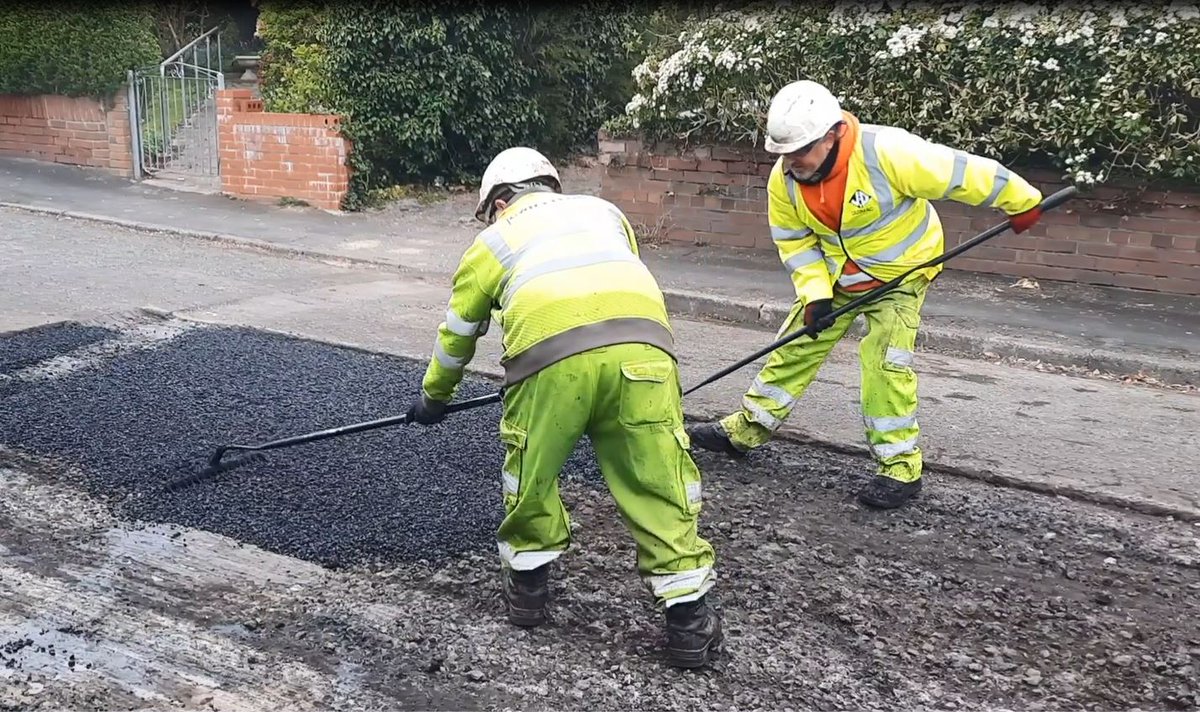 Swansea communities to benefit from city-wide road repair programme swansea.gov.uk/article/19524/…