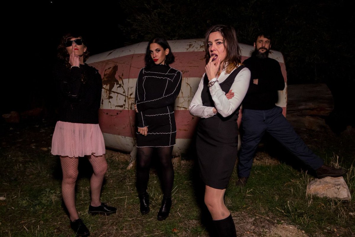 .<a href="/UniformsMusic/">Uniforms</a> tienen nuevo single revistaindie.com/uniforms-publi… #NosGustaLaMusica