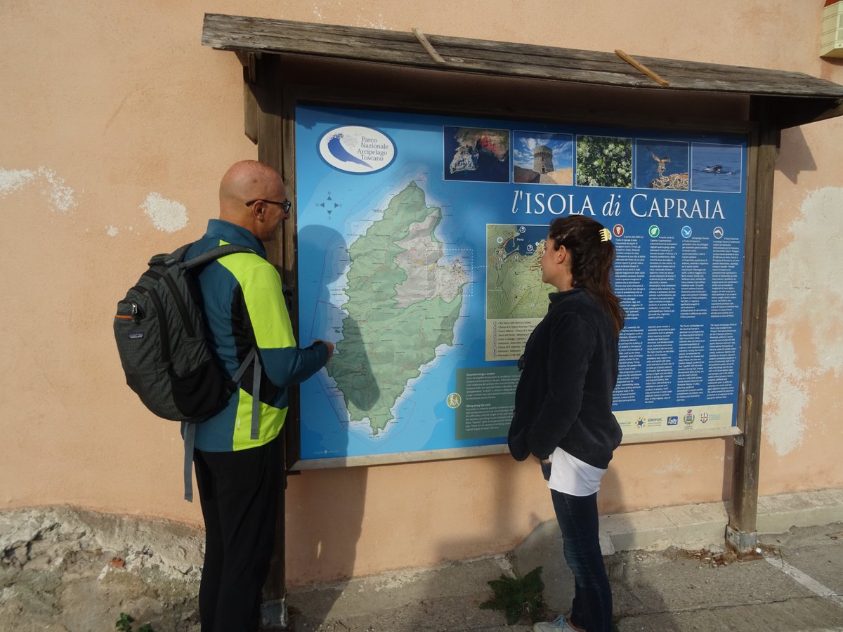 isoletoscane's tweet photo. Il team italiano di @Bluemarinef è stato a #Capraia per incontrare i ricercatori @ISPRA_Press a supporto del progetto del PNAT per mappare le grotte marine a #Capraia, #Pianosa e #Gorgona potenziali siti per #focamonaca
@smilewave
@TuscanyEnviron1
#Blue4ItalianMPA https://t.co/m2n4DEaCXt