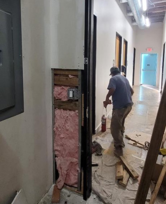GHB4YOU's tweet photo. Commercial retail renovation almost complete. #heightshouston #Builder #RealEstateDeveloper #TexasBuilder #HoustonBuilder #ResidentialRealEstateDeveloper #CommercialRealEstateDeveloper #HoustonMedicalCenter #Sunnyside #HTown #BayouCity #TGGHouston is my … https://t.co/sVtA3OEDhB https://t.co/CpLsGkpt2D