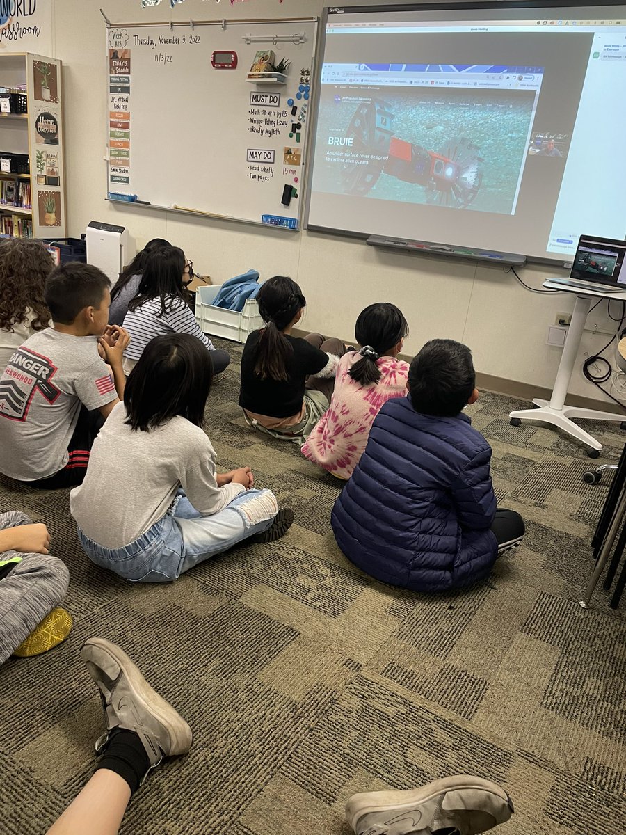 mrschingsclass's tweet photo. Taking a virtual tour of @NASAJPL … thank you, Mr. Curtis and Mr. Brian! So fascinating to see all the spacecrafts and robots! https://t.co/xaqEDvuuCU