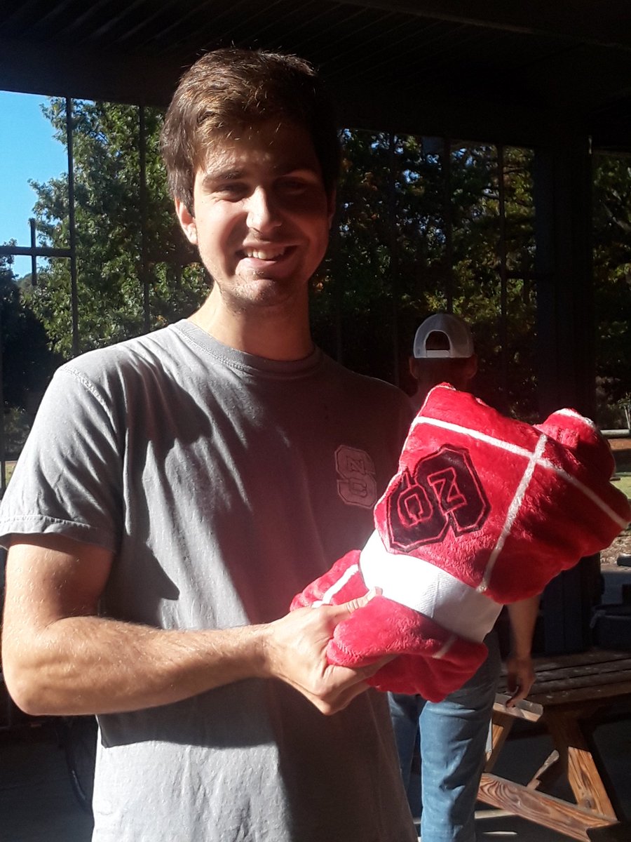 AGGEEFox's tweet photo. @GareyAFox @LingjuanL @NCState @NCState_BAE Thank you @GareyAFox for the great idea to share with @NCState_BAE ! And congrats to Thomas for winning the blanket! https://t.co/V7Yb0NyK4Q