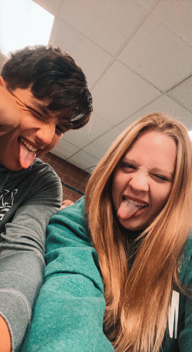 Our next Senior Spotlight: Kalie Harris! Kalie is a swimmer and has been on the team for 4 years :)