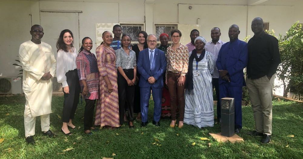 La France au Niger (@ambafr_au_niger) on Twitter photo L'ambassadeur de France au #Niger, M. Sylvain Itté a rencontré aujourd’hui les agents de
<a href="/AFD_France/">Agence Française de #Développement (AFD) 🇫🇷 🇪🇺</a> de #Niamey qui œuvrent quotidiennement au service de la coopération franco-nigérienne 🇫🇷🤝🇳🇪 L'ambassadeur de France au #Niger, M. Sylvain Itté a rencontré aujourd’hui les agents de
<a href="/AFD_France/">Agence Française de #Développement (AFD) 🇫🇷 🇪🇺</a> de #Niamey qui œuvrent quotidiennement au service de la coopération franco-nigérienne 🇫🇷🤝🇳🇪